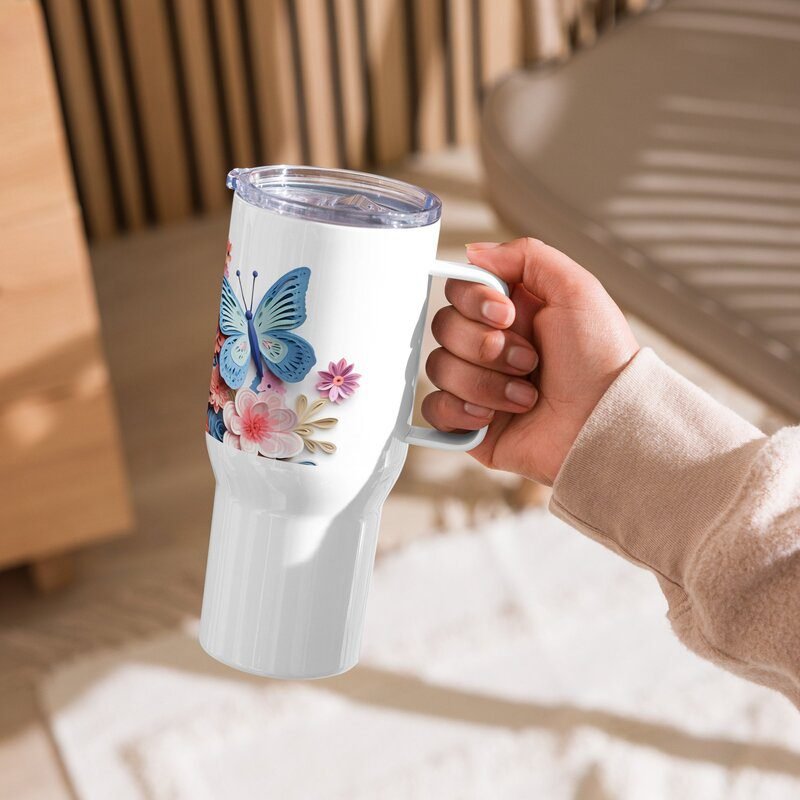 Travel mug with a handle
